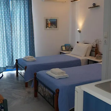 Athina Naxos Town Apartmán *